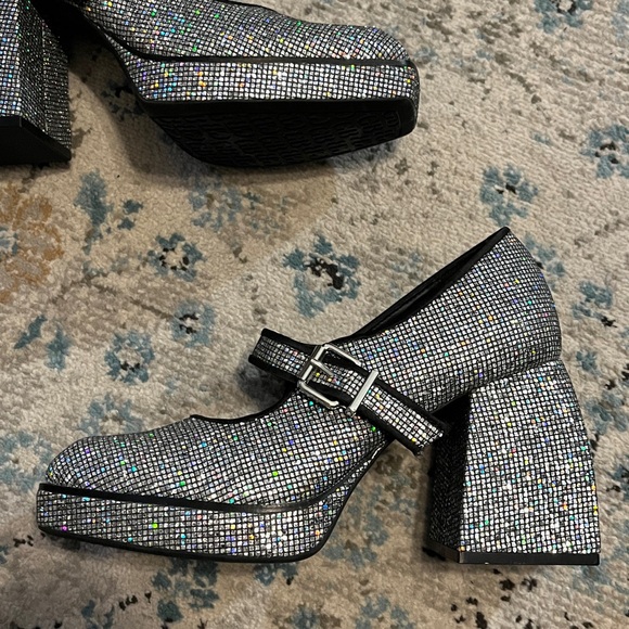 Gianni Bini Silver Disco Mary Jane Block Heels 🪩 - Picture 7 of 17